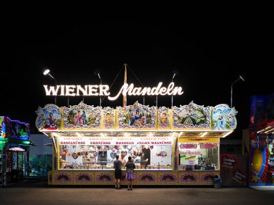 Fun Fair Wiener Mandeln