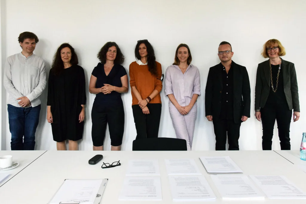 Die Jury des Förderstipendium 2021/22 der Kunststiftung DZ BANK